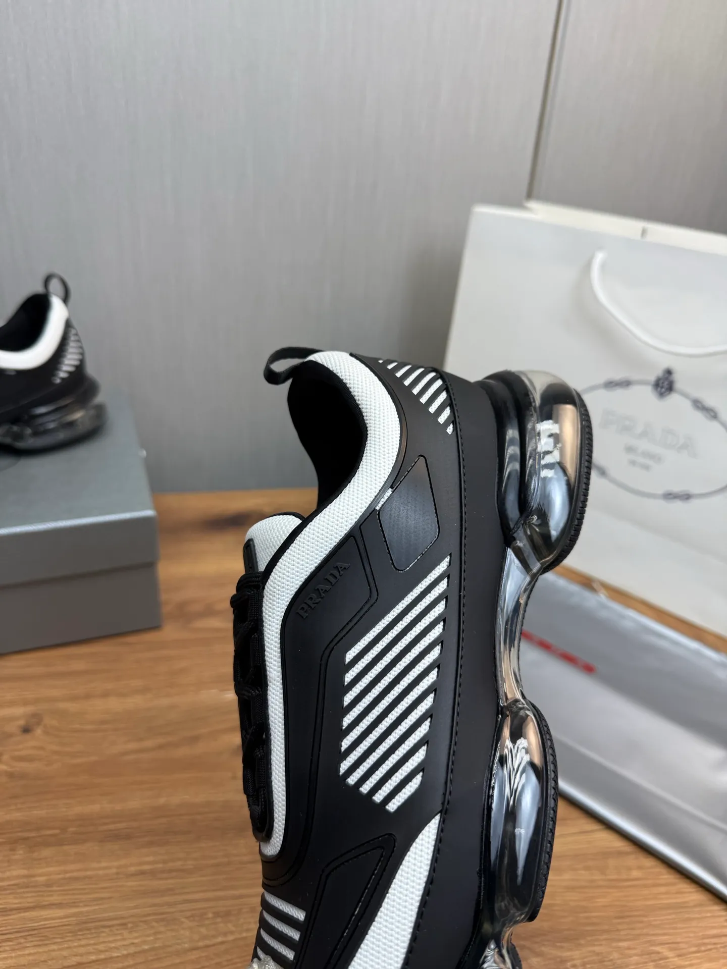 Men's shoes 💰640💰 [PRADA] Men's shoes are popular in the counter, high-quality shipments ✔️Official website synchronization, original fly-woven epoxy fabric + cowhide lining, 1⃣️ to 1⃣️ replica, original air-cushion original bottom, 38-45 (one size larger)